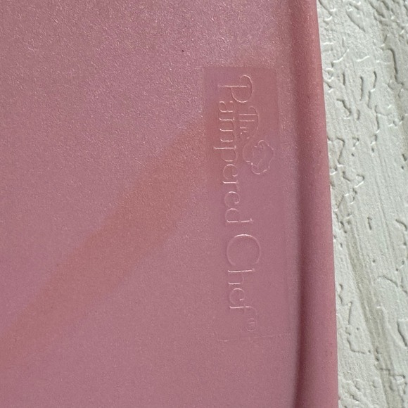 Pampered Chef Pink Plastic Serrated Knife Kitchen Tool U S Patent D403559 - Picture 3 of 4